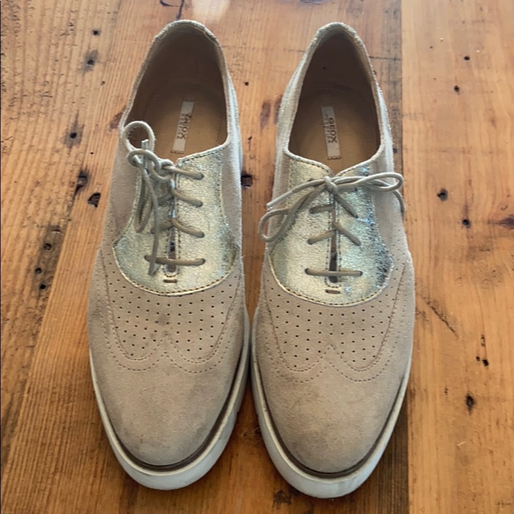 Geox Respira suede Brogue sneakers w gold. Size 38